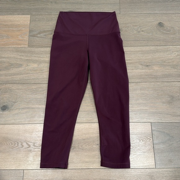 YOGALICIOUS LUX Plum Purple High-Rise‎ Cropped Capri Active Workout Pants Size M - Picture 1 of 8